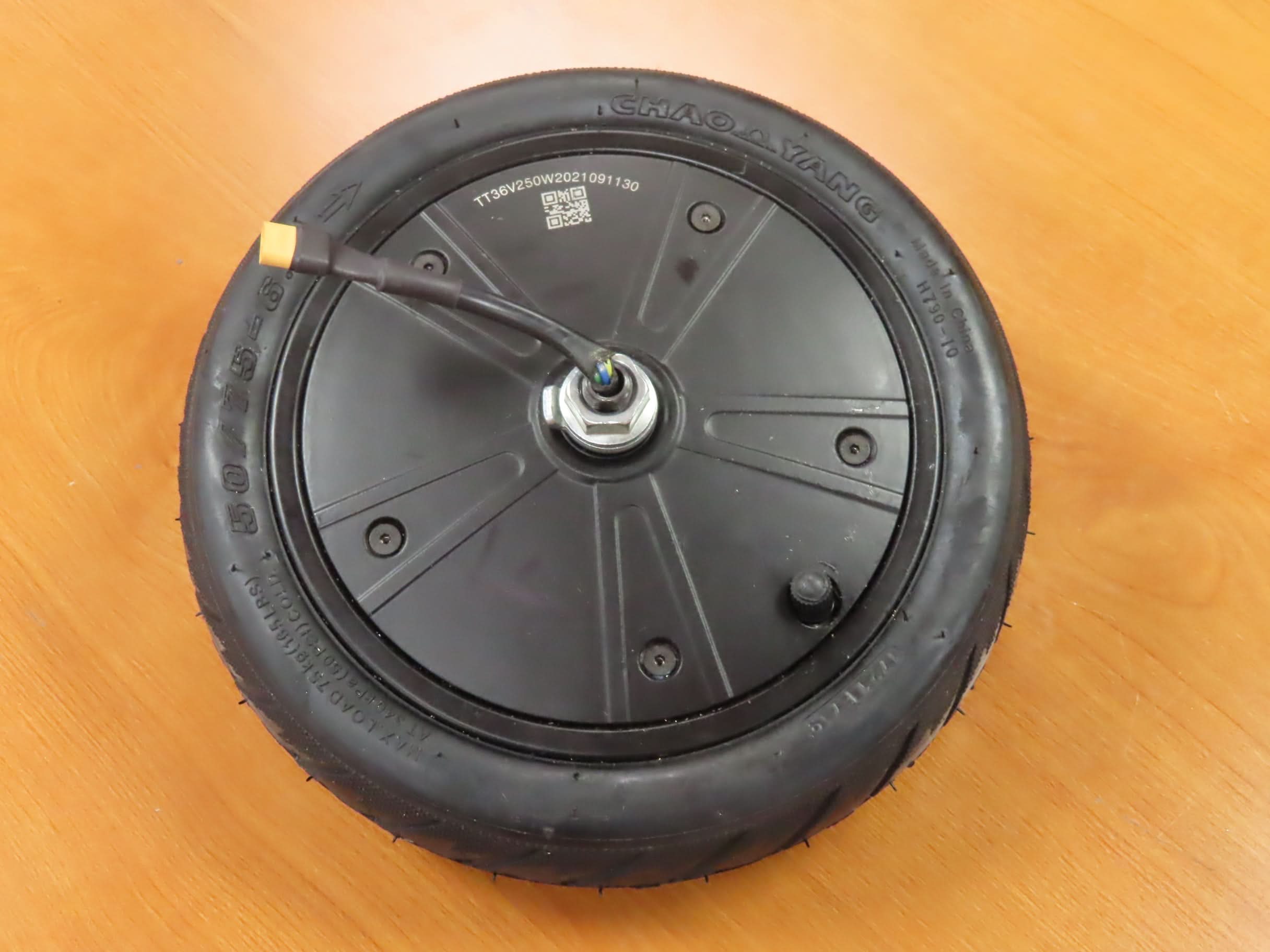 250 Watt Hub Motor & Front Wheel Assembly for GOTRAX GXL V2 & XR Elite Electric Scooters (Blemished)